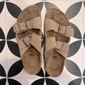 EUC Birkenstock Arizona Sandals